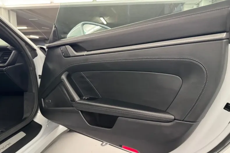 Porsche 992 din 2025 cu 14.801 km - oferta POR192545 - foto 24