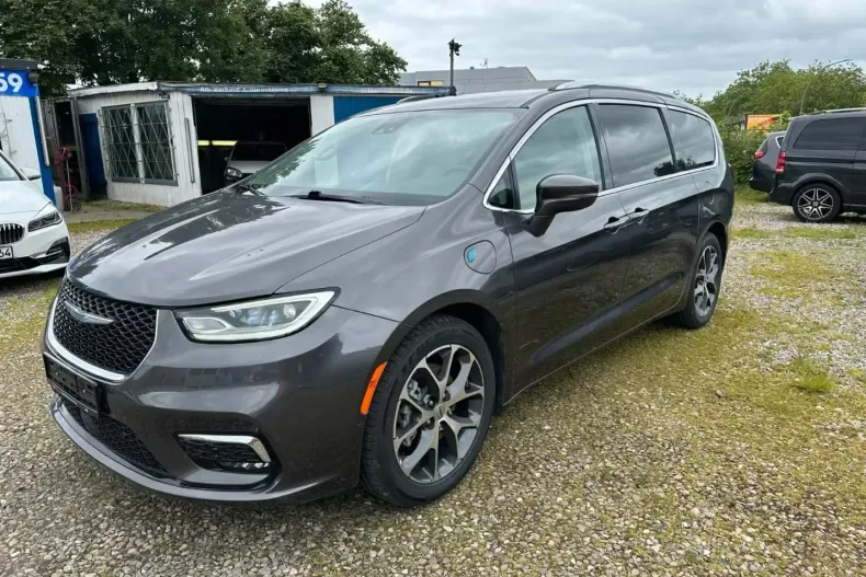 Chrysler Pacifica din 2021 cu 82.200 km - oferta CHR192559 - foto 1