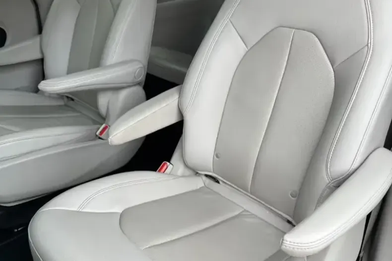 Chrysler Pacifica din 2021 cu 82.200 km - oferta CHR192559 - foto 9