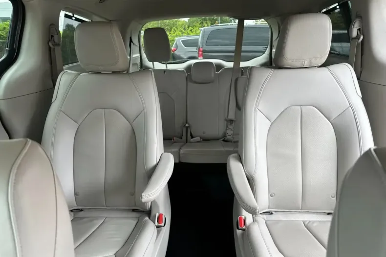 Chrysler Pacifica din 2021 cu 82.200 km - oferta CHR192559 - foto 10