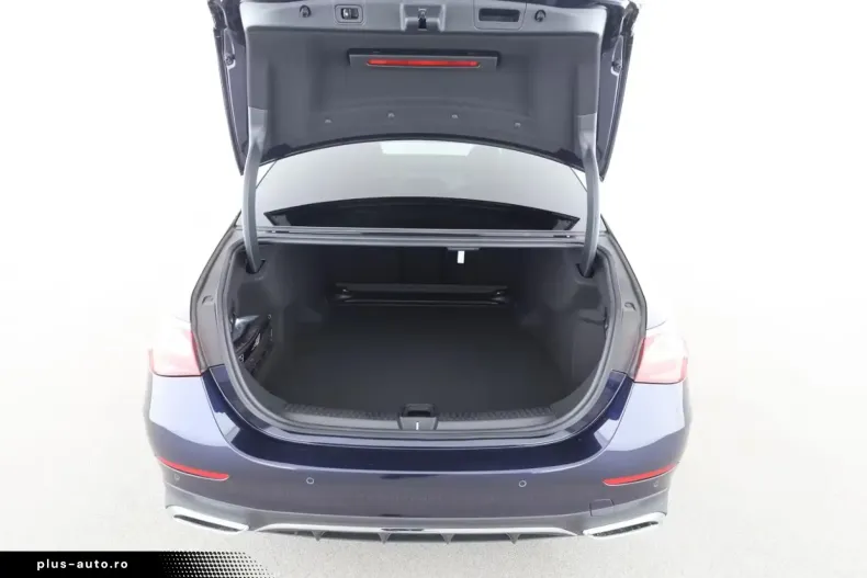 Mercedes-Benz E 200 (Clasa E) din 2024 cu 3.200 km - oferta MER192565 - foto 12