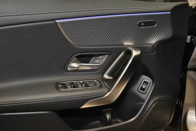 Mercedes-Benz CLA 250 (Clasa CLA) din 2025 cu 2.898 km - oferta MER192571 - foto 5