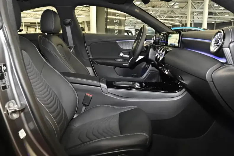 Mercedes-Benz CLA 250 (Clasa CLA) din 2025 cu 2.898 km - oferta MER192571 - foto 14