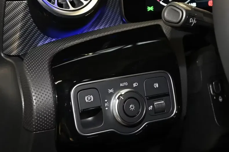 Mercedes-Benz CLA 250 (Clasa CLA) din 2025 cu 2.898 km - oferta MER192571 - foto 18