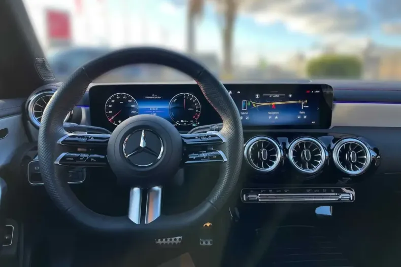 Mercedes-Benz CLA 250 (Clasa CLA) din 2024 cu 5.379 km - oferta MER192572 - foto 14