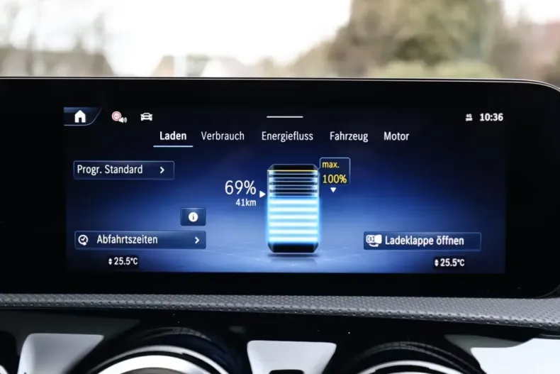 Mercedes-Benz CLA 250 (Clasa CLA) din 2025 cu 7.080 km - oferta MER192573 - foto 11