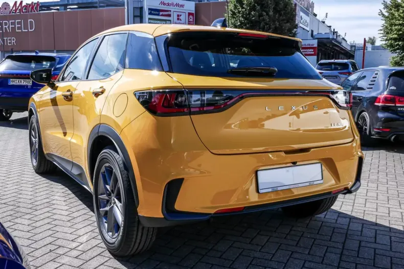 Lexus LBX din 2026 cu 10 km - oferta LEX192574 - foto 4