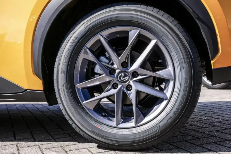 Lexus LBX din 2026 cu 10 km - oferta LEX192574 - foto 6