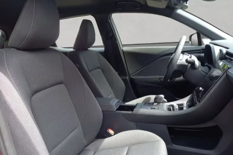 Lexus LBX din 2025 cu 8.200 km - oferta LEX192577 - foto 3