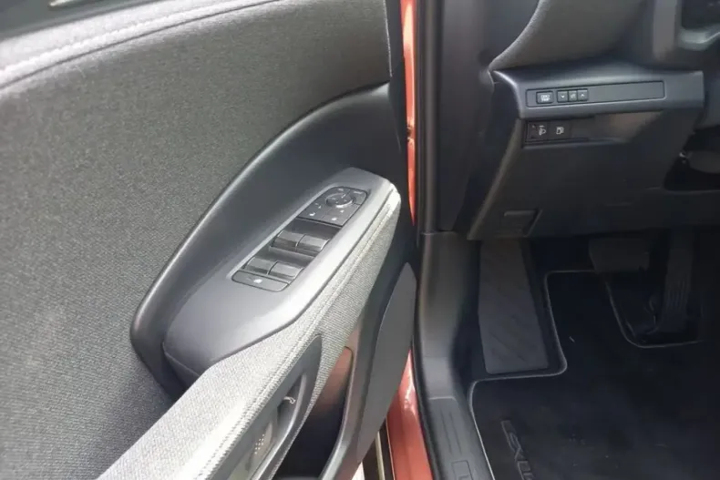 Lexus LBX din 2025 cu 8.200 km - oferta LEX192577 - foto 23