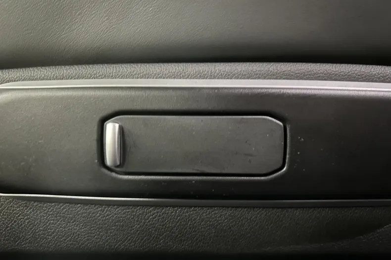 BMW X6 (Seria X) din 2025 cu 14.592 km - oferta BMW192583 - foto 18