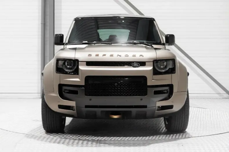 Land Rover Defender din 2025 cu 18 km - oferta LAN192589 - foto 2