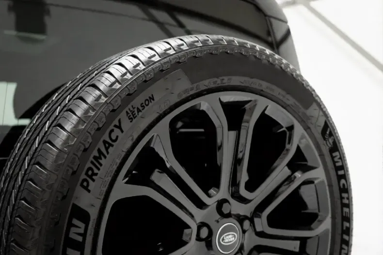 Land Rover Defender din 2025 cu 18 km - oferta LAN192589 - foto 10