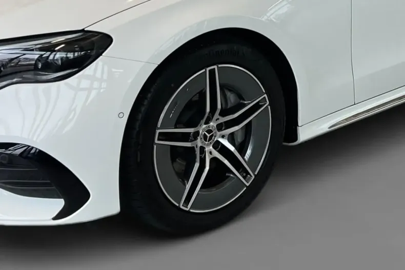 Mercedes-Benz E 200 (Clasa E) din 2025 cu 9.700 km - oferta MER192593 - foto 10