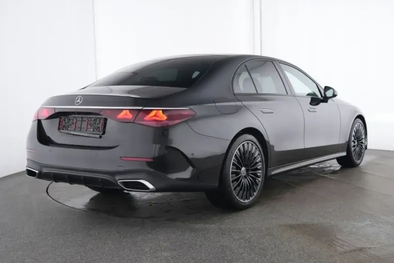 Mercedes-Benz E 200 (Clasa E) din 2024 cu 22.275 km - oferta MER192596 - foto 3