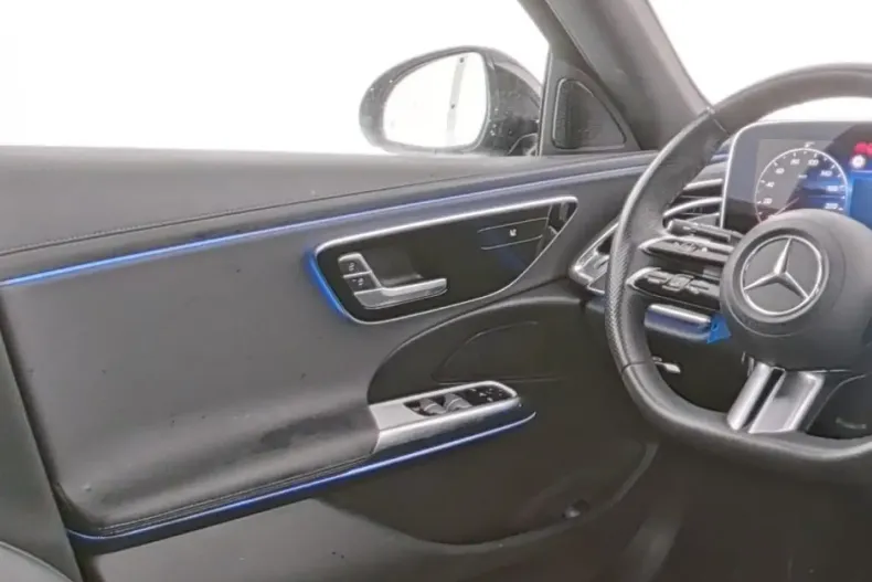 Mercedes-Benz E 200 (Clasa E) din 2024 cu 22.275 km - oferta MER192596 - foto 8