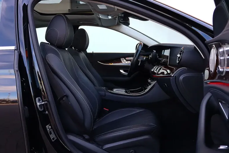 Mercedes-Benz E 300 (Clasa E) din 2021 cu 66.833 km - oferta MER192604 - foto 9