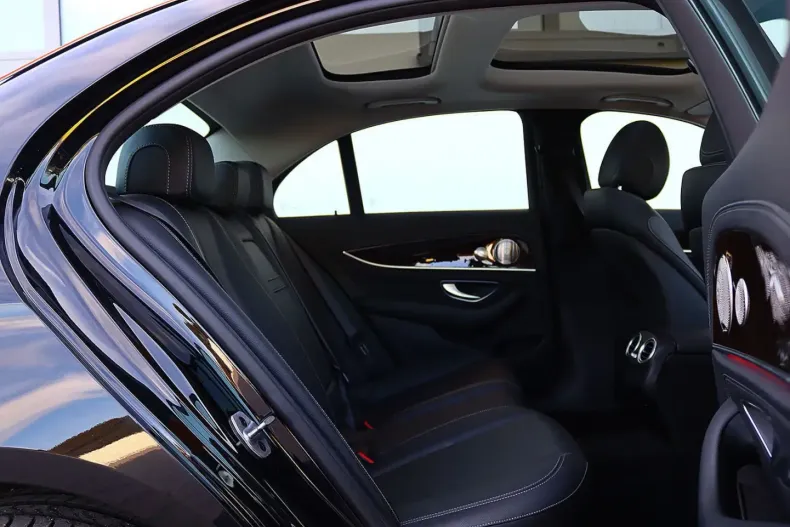 Mercedes-Benz E 300 (Clasa E) din 2021 cu 66.833 km - oferta MER192604 - foto 15