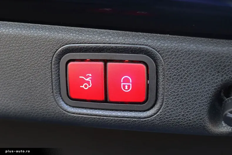 Mercedes-Benz E 300 (Clasa E) din 2021 cu 66.833 km - oferta MER192604 - foto 18