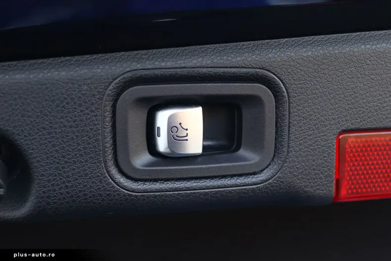 Mercedes-Benz E 300 (Clasa E) din 2021 cu 66.833 km - oferta MER192604 - foto 19