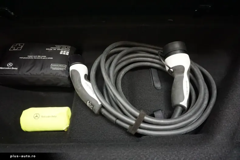 Mercedes-Benz E 300 (Clasa E) din 2021 cu 70.906 km - oferta MER192613 - foto 16