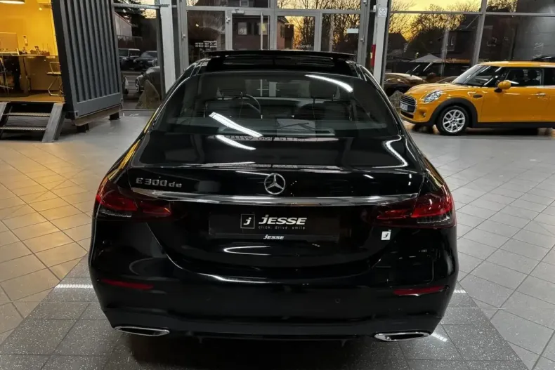 Mercedes-Benz E 300 (Clasa E) din 2023 cu 58.200 km - oferta MER192615 - foto 6