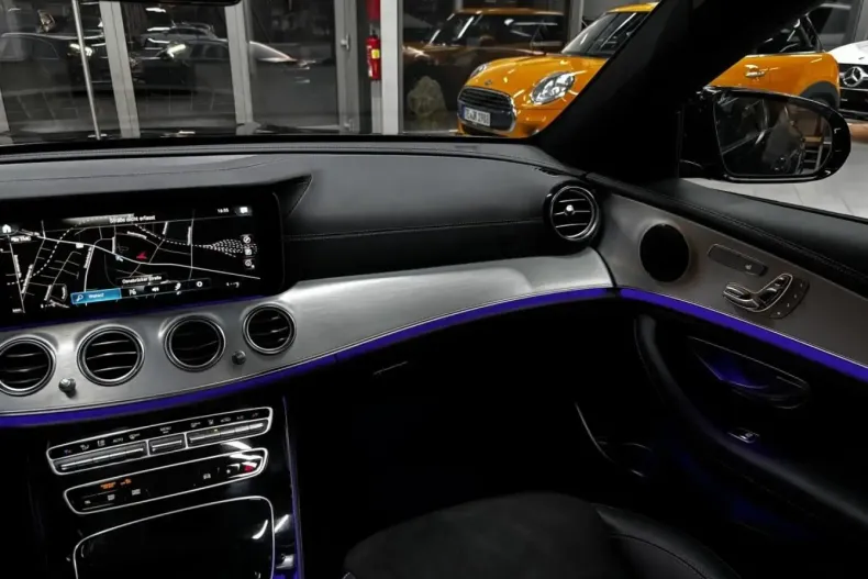 Mercedes-Benz E 300 (Clasa E) din 2023 cu 58.200 km - oferta MER192615 - foto 12