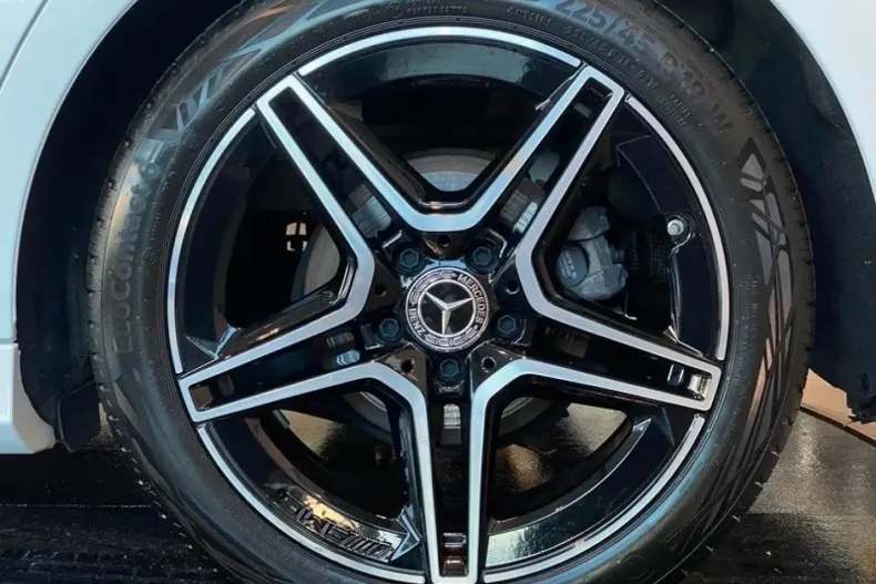 Mercedes-Benz A 200 (Clasa A) din 2022 cu 64.055 km - oferta MER192621 - foto 7