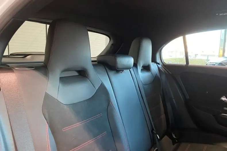 Mercedes-Benz A 200 (Clasa A) din 2022 cu 64.055 km - oferta MER192621 - foto 21