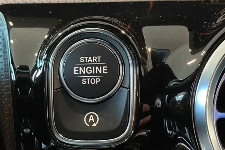 Mercedes-Benz A 200 (Clasa A) din 2022 cu 64.055 km - oferta MER192621 - foto 22