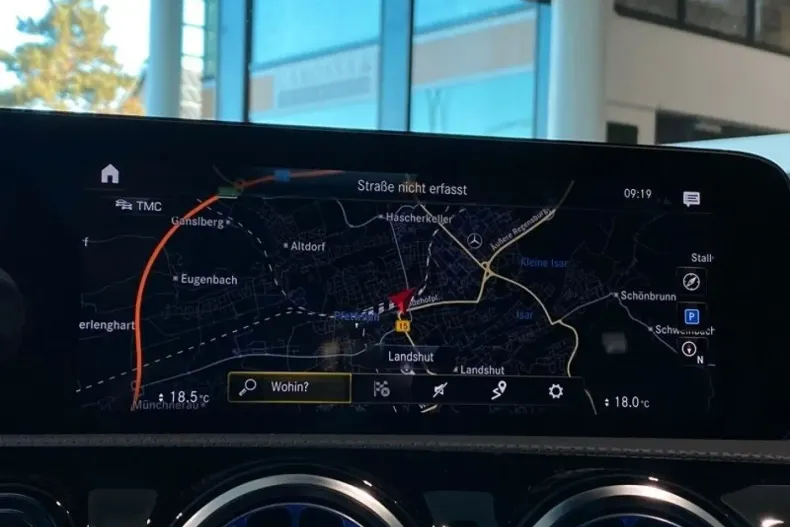 Mercedes-Benz A 200 (Clasa A) din 2022 cu 64.055 km - oferta MER192621 - foto 23