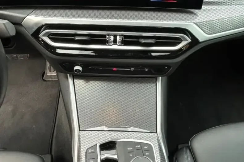 BMW 320 (Seria 3) din 2024 cu 51.200 km - oferta BMW192636 - foto 10