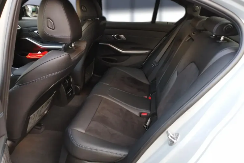 BMW 320 (Seria 3) din 2024 cu 16.300 km - oferta BMW192639 - foto 12