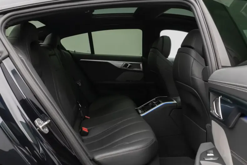 BMW M850 (Seria 8) din 2022 cu 81.061 km - oferta BMW192646 - foto 28