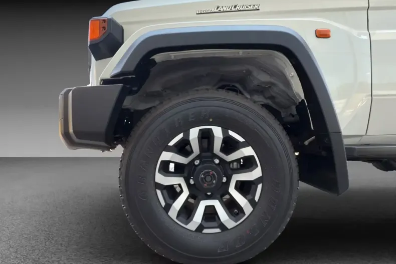 Toyota Land Cruiser din 2025 cu 800 km - oferta TOY192648 - foto 6