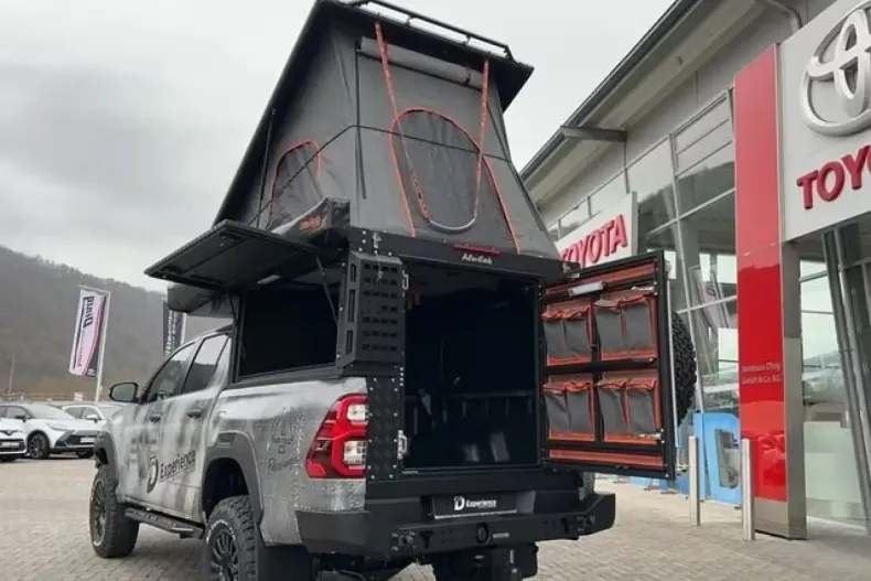 Toyota Hilux din 2023 cu 4.700 km - oferta TOY192654 - foto 3