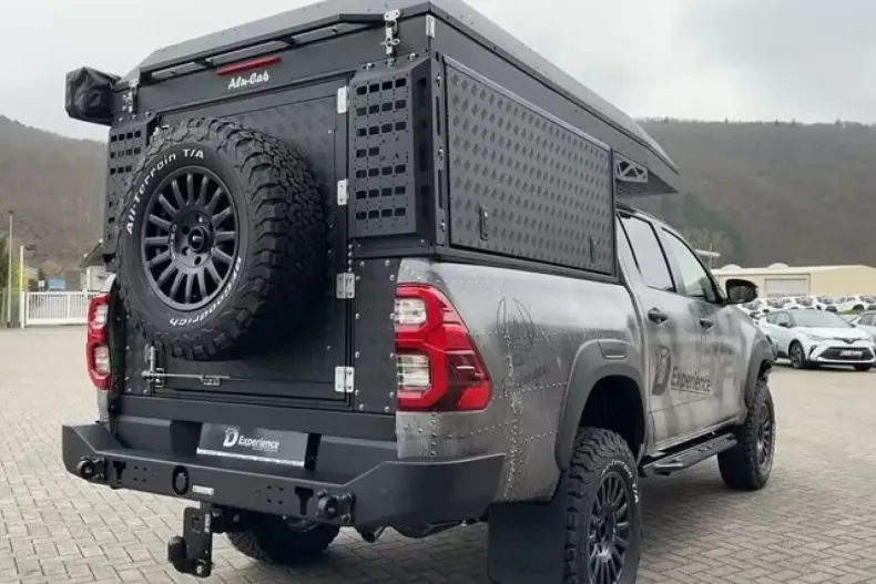 Toyota Hilux din 2023 cu 4.700 km - oferta TOY192654 - foto 4