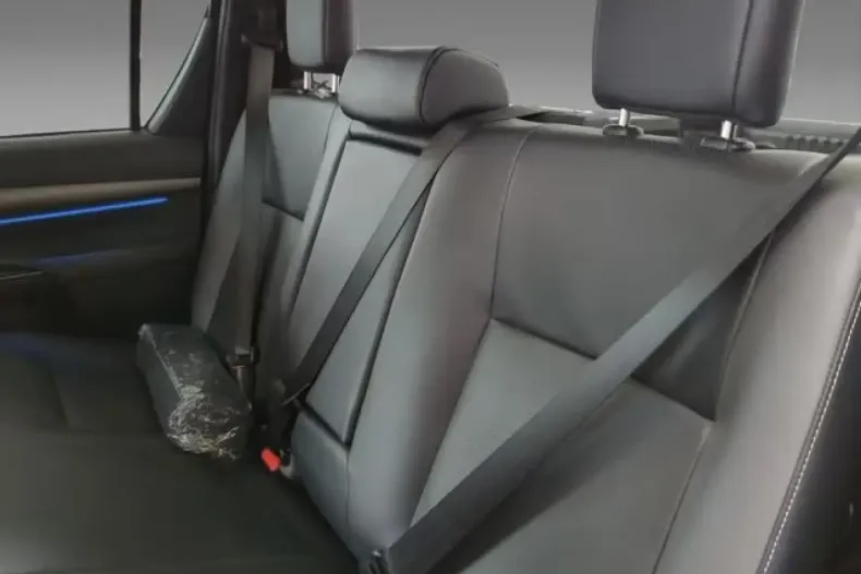 Toyota Hilux din 2023 cu 4.700 km - oferta TOY192654 - foto 10