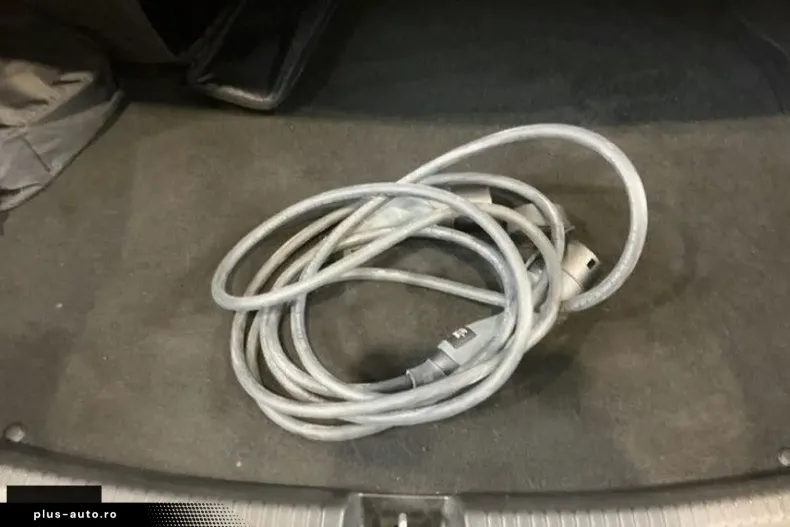 Mercedes-Benz C 300 (Clasa C) din 2023 cu 42.079 km - oferta MER192671 - foto 21