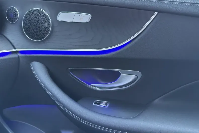 Mercedes-Benz E 200 (Clasa E) din 2021 cu 23.850 km - oferta MER192681 - foto 19