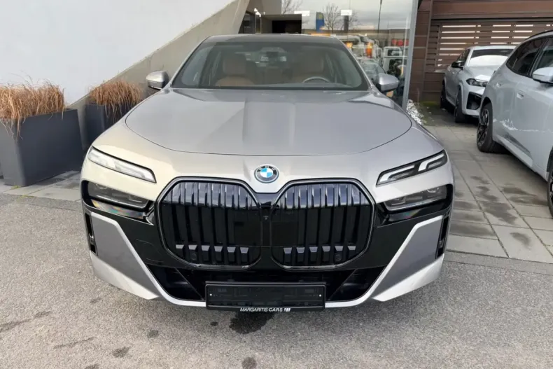 BMW 750 (Seria 7) din 2024 cu 5.400 km - oferta BMW192692 - foto 2