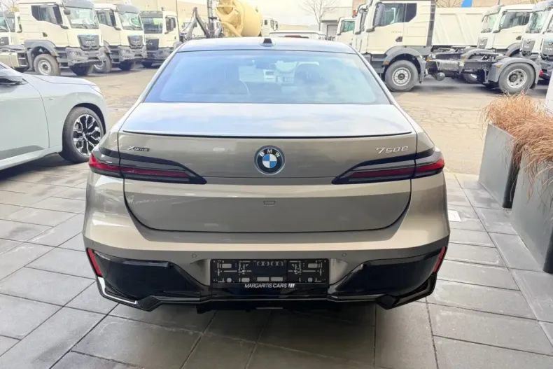 BMW 750 (Seria 7) din 2024 cu 5.400 km - oferta BMW192692 - foto 6