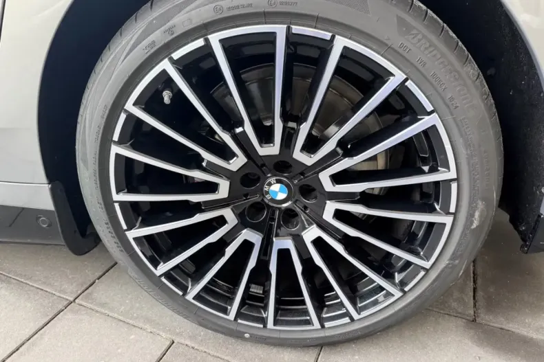 BMW 750 (Seria 7) din 2024 cu 5.400 km - oferta BMW192692 - foto 22