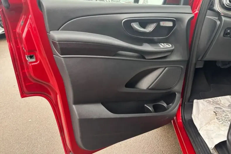 Mercedes-Benz V 220 (Clasa V) din 2024 cu 12.124 km - oferta MER192693 - foto 5