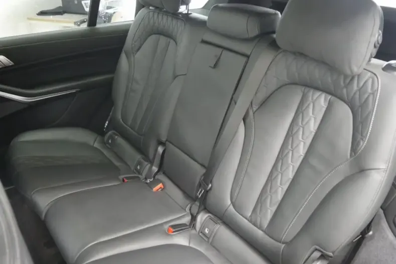 BMW X7 (Seria X) din 2025 cu 26.122 km - oferta BMW192698 - foto 7