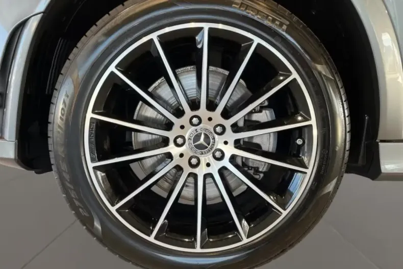 Mercedes-Benz GLE 400 (Clasa GLE) din 2023 cu 31.300 km - oferta MER192703 - foto 3