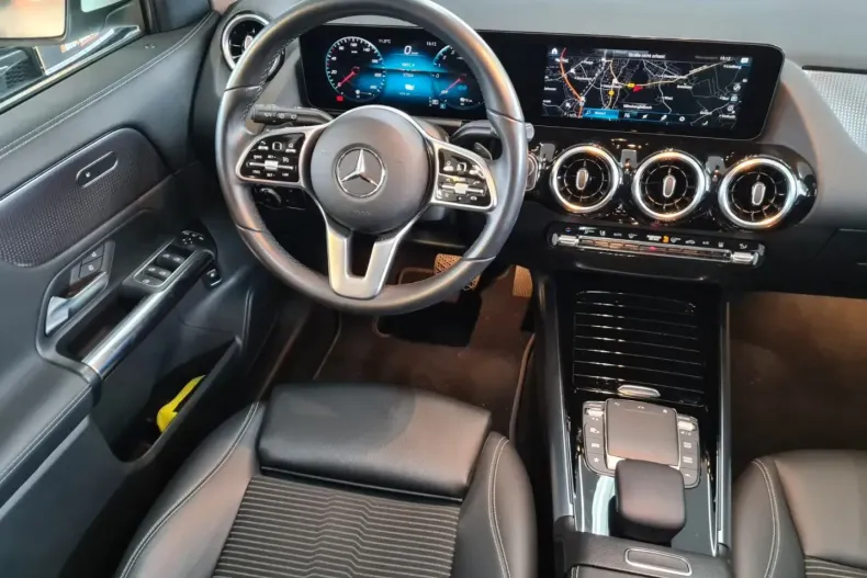 Mercedes-Benz GLA 250 (Clasa GLA) din 2021 cu 27.266 km - oferta MER192707 - foto 2