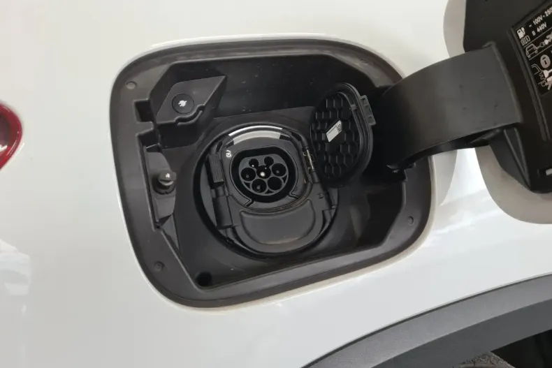 Mercedes-Benz GLA 250 (Clasa GLA) din 2021 cu 27.266 km - oferta MER192707 - foto 5