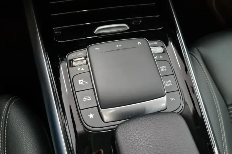 Mercedes-Benz GLA 250 (Clasa GLA) din 2021 cu 27.266 km - oferta MER192707 - foto 9