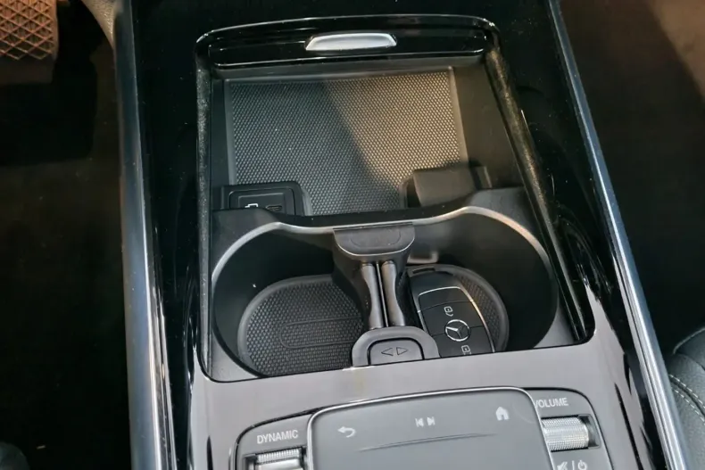 Mercedes-Benz GLA 250 (Clasa GLA) din 2021 cu 27.266 km - oferta MER192707 - foto 13